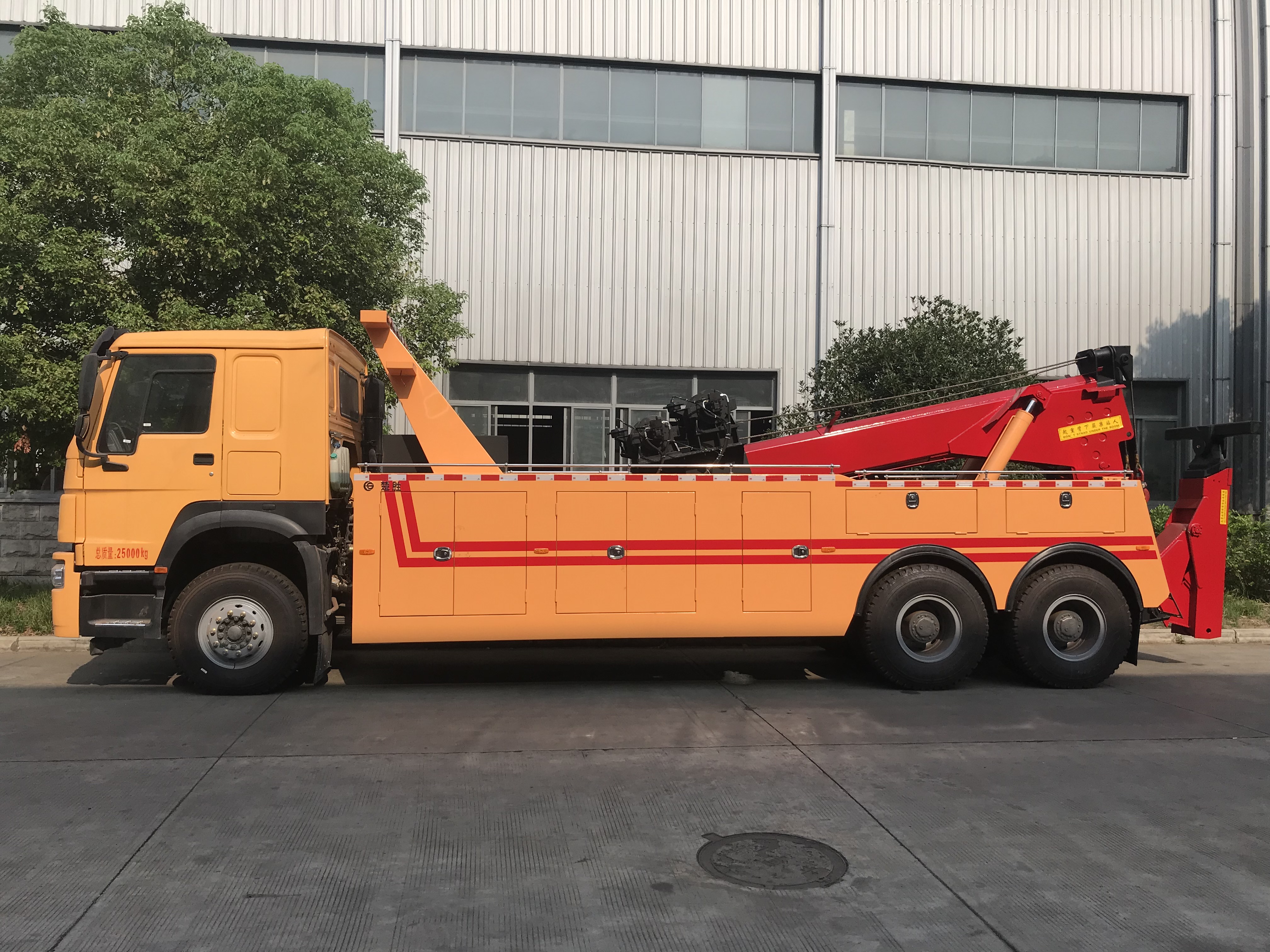 Cami&oacute;n gr&uacute;a HOWO 6x4 (2).JPG