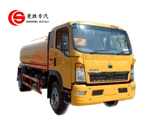 Camión de agua del camión de reparto del agua potable de SINOTRUK HOWO 4x2 5000L 5m3 en venta 