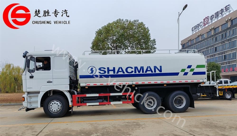 Camión cisterna con rociadores de agua SHACMAN que exporta en lotes a Argelia - CS VEHICLE