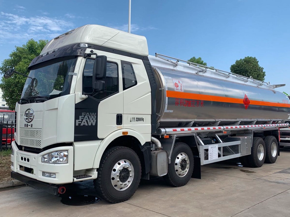 Camiones FAW Fuel Camions para Medio Oriente | 10 unidades modelos personalizados enviados