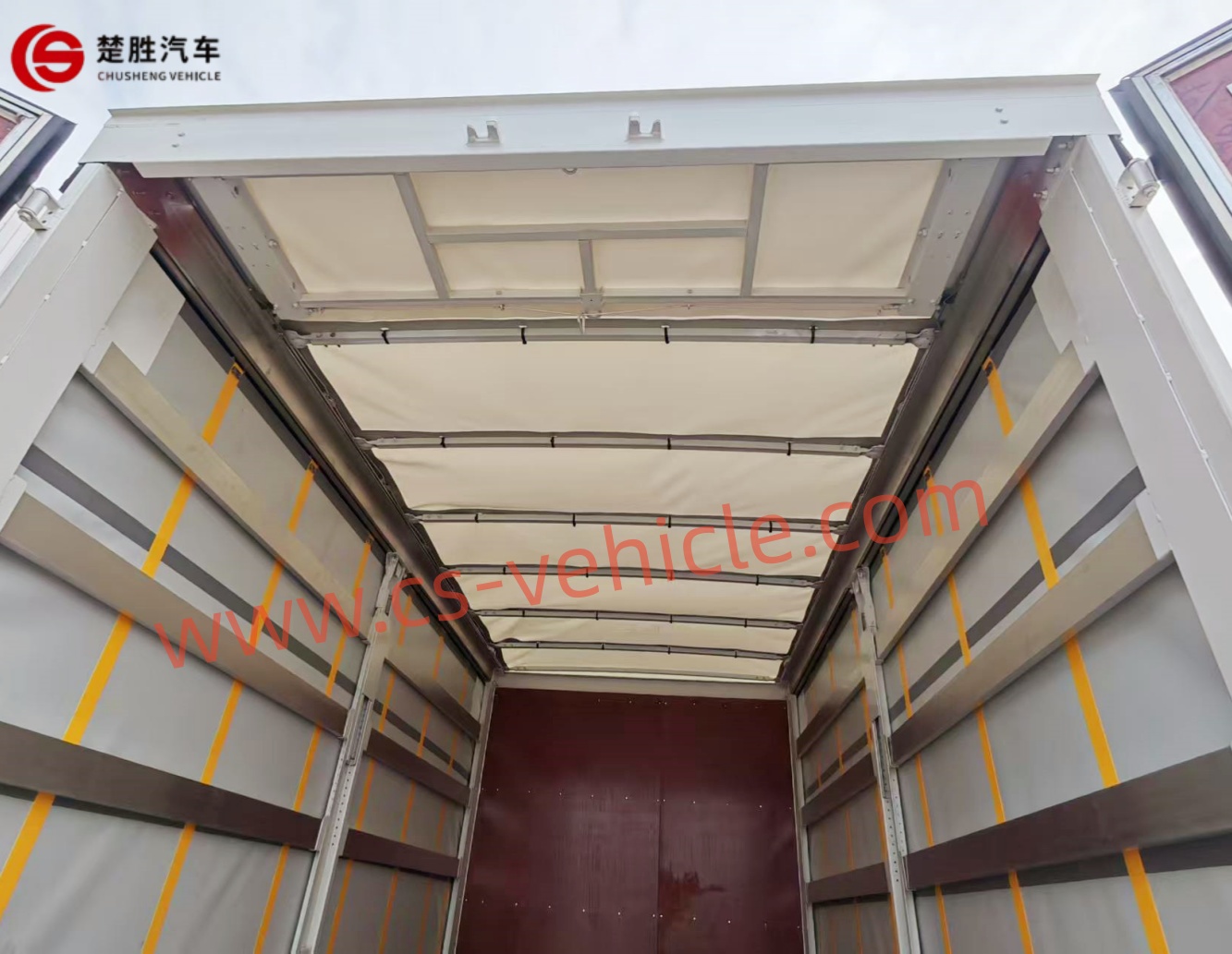 Cami&oacute;n de carga de lona-6