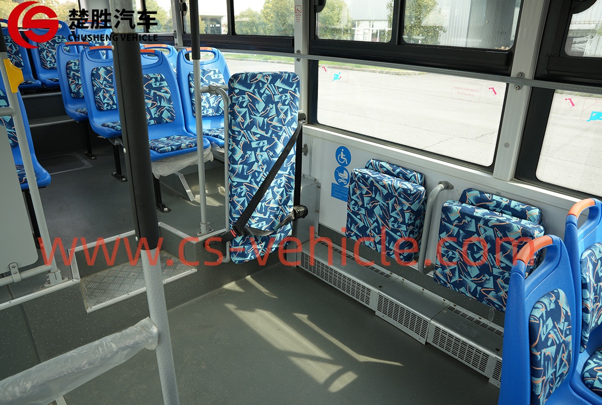 Autob&uacute;s-8 